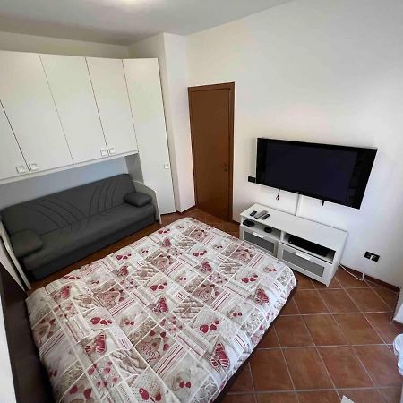 Piccolo Monolocale Confortevole Vicino A Milano Cormano Exterior photo
